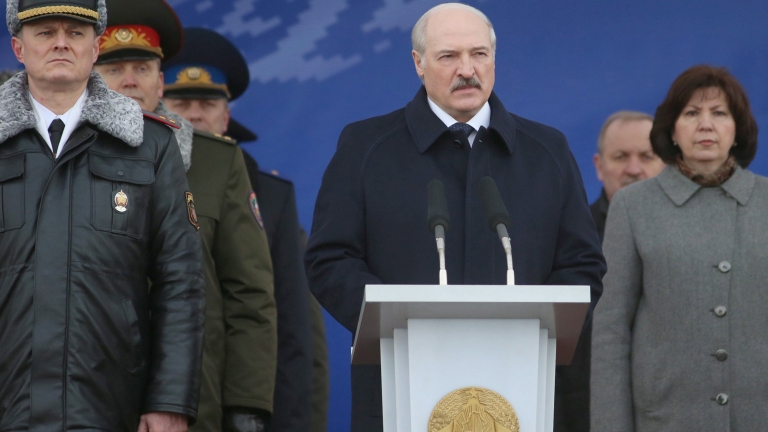 Десетки задържани на протестите в Беларус