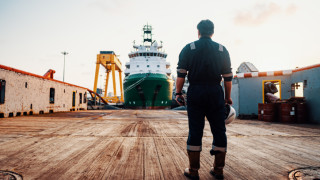 Корабоплавателната индустрия се изправя през недостиг на моряци в световен