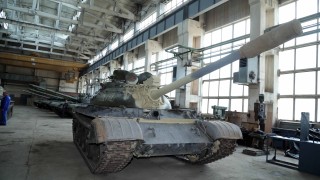 Работещите в държавното предприятие за ремонт и модернизация на бронирани