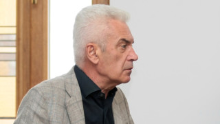 Валери Симеонов иска да сложи някой пореден състудент да оглави