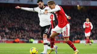 Капитанът на Арсенал Мартин Йодегард е сложил подписа си под