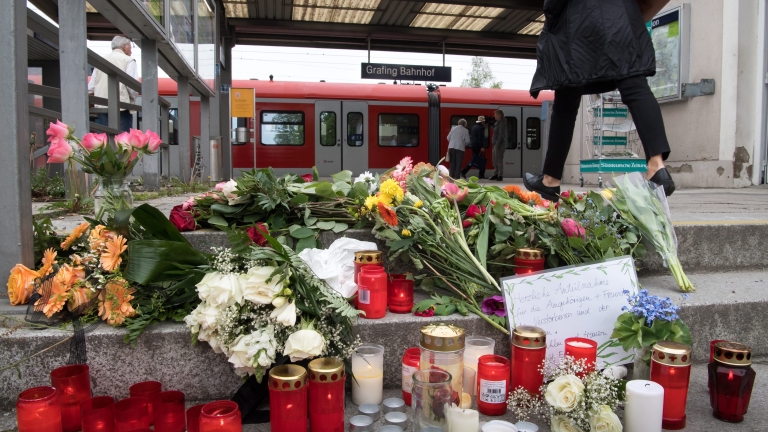 Убилият с нож един човек и ранил трима в Германия вкаран в психиатрия