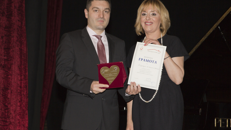 Омбудсманът Мая Манолова отличи Първа инвестиционна банка с приз „Добро сърце“