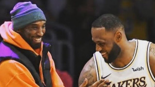 Звездата на Лос Анджелис Лейкърс ЛеБрон Джеймс видимо бе