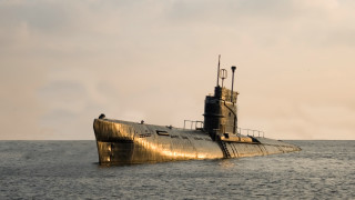 Руска подводница се е сблъскала с военен кораб на Кралския