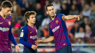 Юношата на Барселона Рики Пуиг игра за първия отбор при