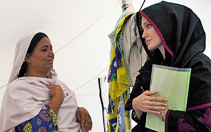 Анджелина Джоли на посещение в сирийски бежански лагер