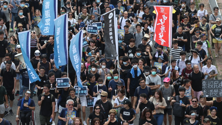 Китай предупреди, че протестиращите в Хонконг трябва да спазват закона