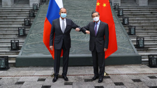 Лавров призова Китай и Русия да намалят употребата на щатски долари