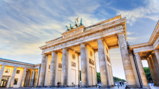 се срещнаха днес във въздушната база на Съединените щати в