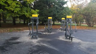 В Индия в парка Каширам в град Джанси посред нощ