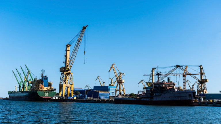 Шанс за спасение? Германски военен гигант обмисля инвестиция в закъсала корабостроителница на 10 км от България