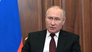 Руският президент Владимир Путин спира щурмуването на индустриалната зона на