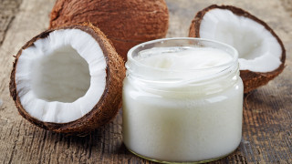 Напоследък кокосовото масло добива все по голяма популярност и употребата му
