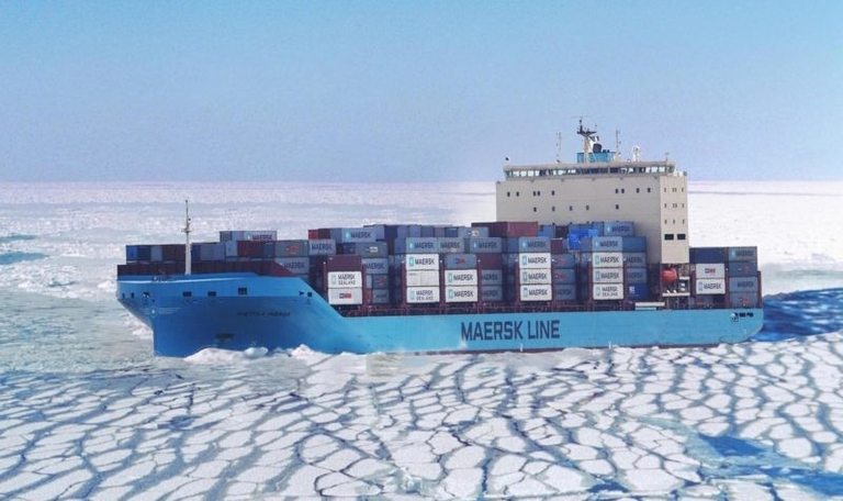 Venta Maersk се бори с ледовете