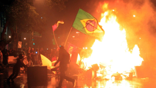 Хаос в Рио де Жанейро след протест, сблъсъци и кражби
