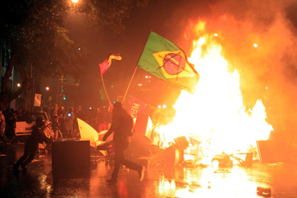 Размирици в Рио де Жанейро след смъртта на танцьор