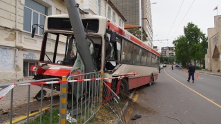 Катастрофа на градски автобус в Русе прати двама в болница