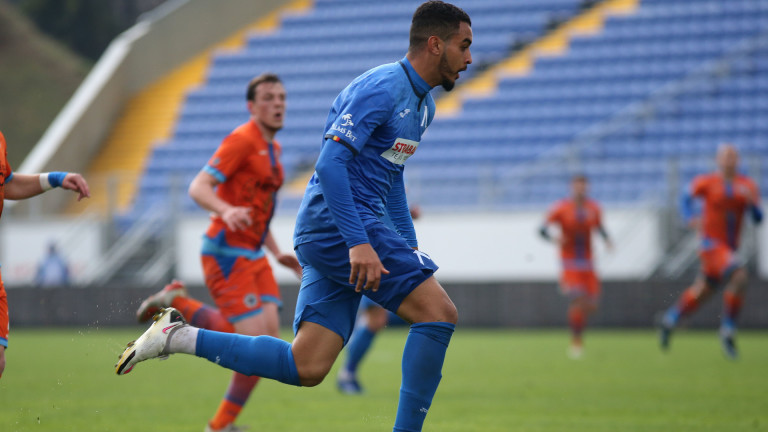 Билал Бари повежда атаката на Левски срещу Черно море