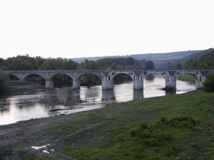 Реставрират моста на Кольо Фичето