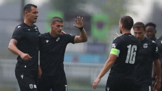 Българското крило Кирил Десподов изпитал болки в бедрото по време