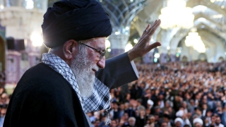 Ракетите, не преговорите, са ключ към бъдещето на Иран, обяви Хаменеи