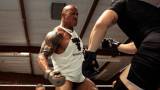 Дуейн Джонсън влиза в кожата на ММА легендата Марк Кър в трейлъра на The Smashing Machine