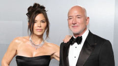 Странният момент между Джеф Безос и Лорън Санчес, който доведе до подозрения за брака им