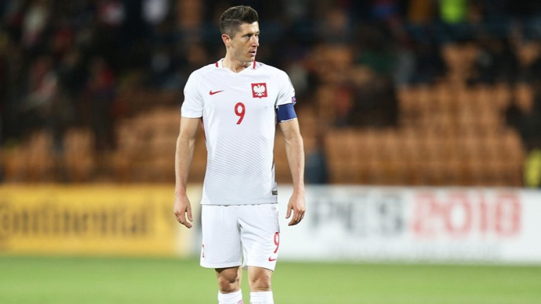 Нападателят на Полша Роберт Левандовски няма да играе в предстоящите