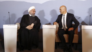 Президентът на Иран Хасан Рохани предупреди че предлагането на петрол