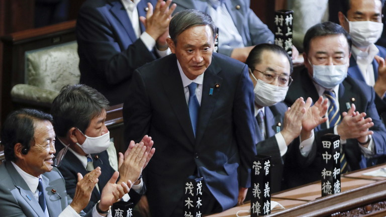С комфортно мнозинство Йошихиде Суга избран за премиер на Япония