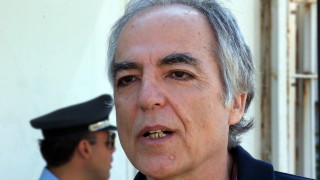 Димитрис Куфодинас излежаващ множество доживотни присъди за участието си в