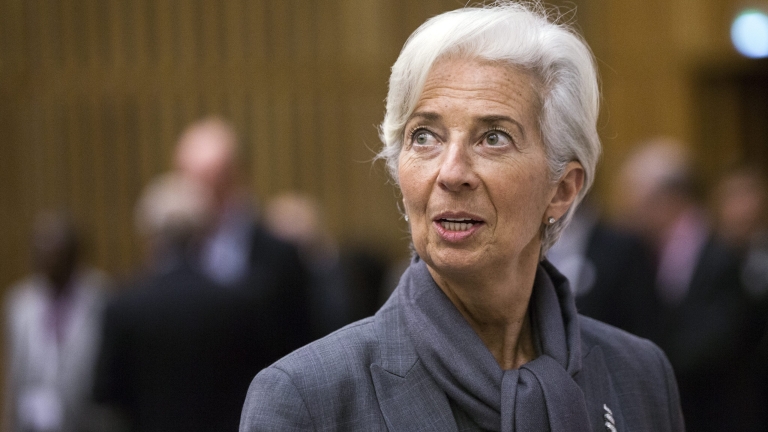 Световната икономика продължава да буксува, алармира МВФ