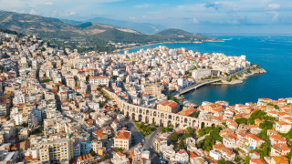 Покупките на жилища в Гърция се сриват с над 20% за година, но не и цените