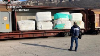 Италианските власти хванаха незаконен товар от 815 тона боклуци за