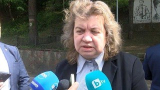 Киселова: Решението на Радев да сезира КС за референдума няма да се отрази на конвергентния доклад