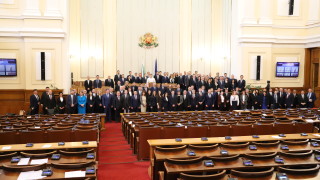 Депутатите окончателно приеха удължаването на действието на Бюджет 2021 до