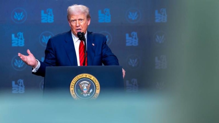 Трамп: 100% царини за увоз на микрочипови и полупроводници