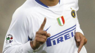 Адриано извън групата на Интер за дербито с Ювентус