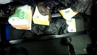 Митничари задържаха 166 000 недекларирани евро на Дунав мост 2