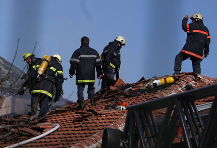 16 деца извадиха от огъня варненските пожарникари