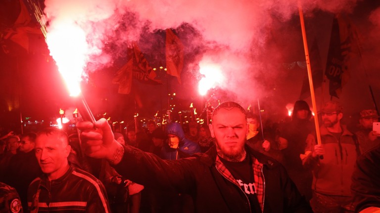 Украински националисти нападнаха цигани с брадви и чукове