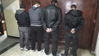 Задържаха четирима от феновете, показвали расистки жестове на мача с Англия