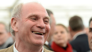 Почетният президент на Байерн Мюнхен Ули Хьонес е притеснен