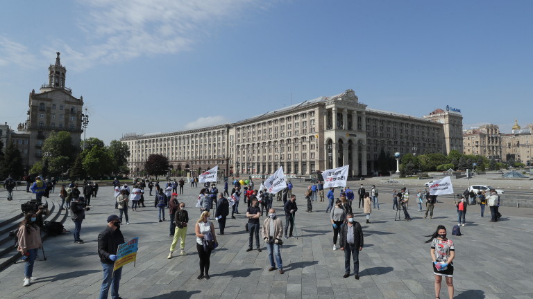 Украински правителствени сайтове и големи банки станаха жертви на кибератаки