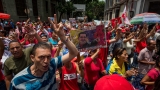Загинали и арестувани при поредни протести във Венецуела 