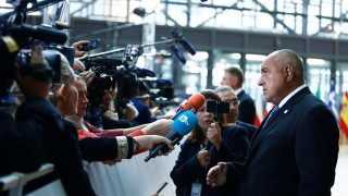 Не ни вкарвайте в драмата какво ще решават футболните хора