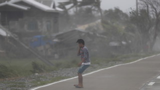 Най малко 25 са жертвите на мощния тайфун Мангхут който причини