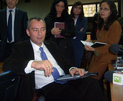 Младенов отрича да е говорил за атентата - в Израел спекулират