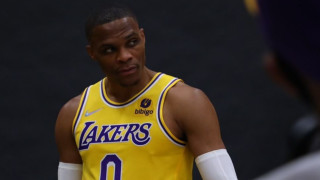 Баскетболистът на Лос Анджелис Лейкърс Ръсел Уестбруук се възползва от